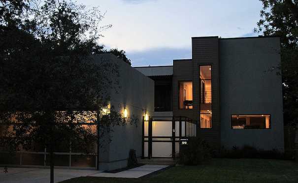 iluminacion fachada de casa moderna, iluminacion y fachadas